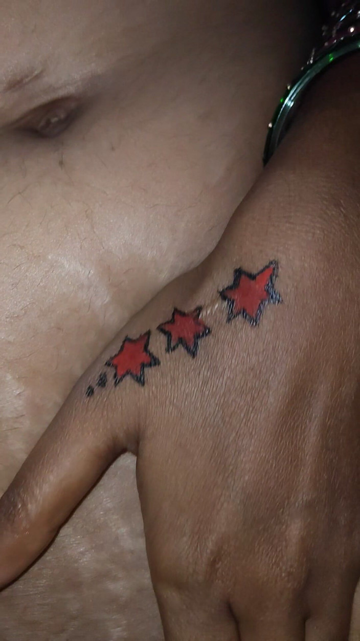 Hotmasala187: 보지를 거의 핥지 않습니다.