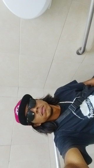 AlexAlejandro13: ว่าฉันจะรีบเข้าห้องน้ําสาธารณะเพื่อทําฟาง