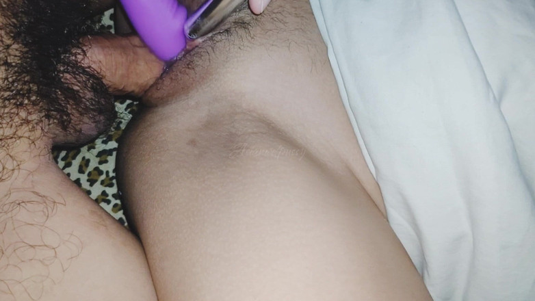 Asianwetpussy30: Asianwetpussy30 - 测试我的新假阳具以我姐夫的快速性爱结束