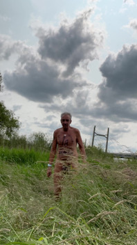 Nagi na moście w Kampenie