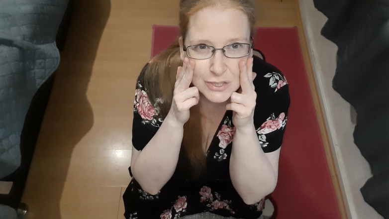 Curly_Dreams: Jag ställer mig på knä framför dig Du runkar din...