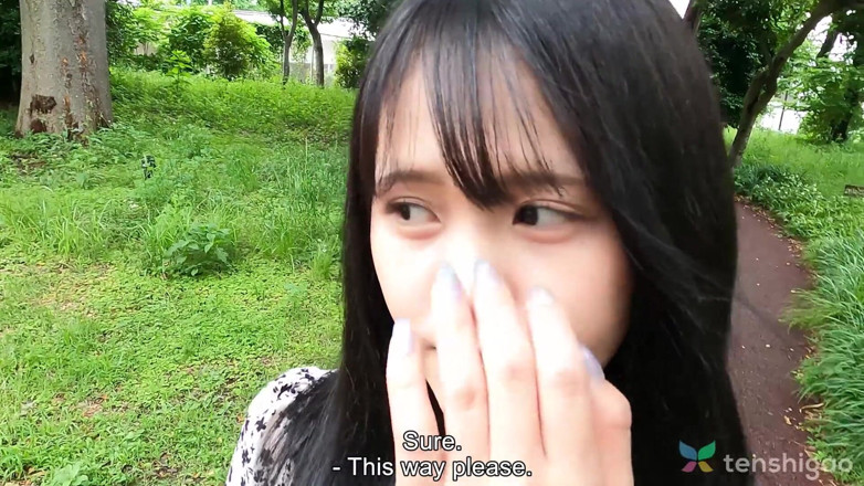 Tenshigao: Mei Hotta es una chica universitaria y ha venido a...