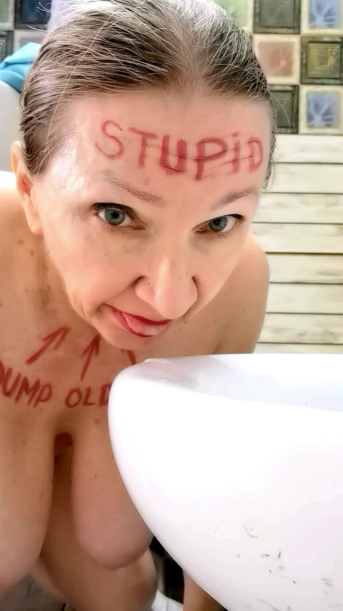 MariaOld: Bunica se poartă prost.