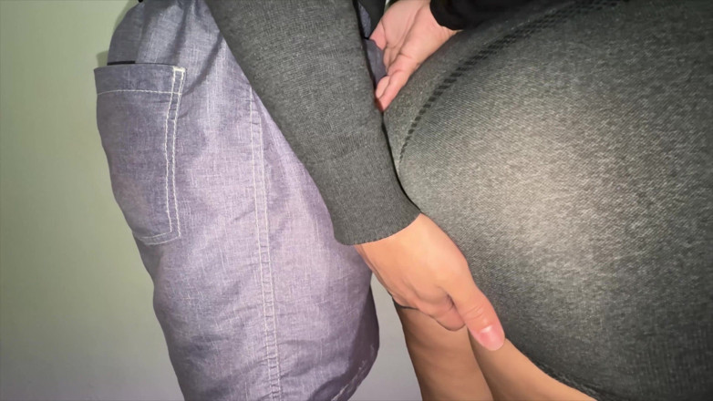 CoupleOfHotSins: Ragazza Con Un Gran Culo Prende Il Cazzo Di Uno...