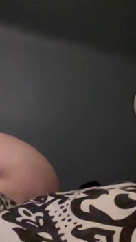 Lotuss Queeen zuigt me en berijdt me dan - 50 inch kont met enkele 38DD's - homevideo!!