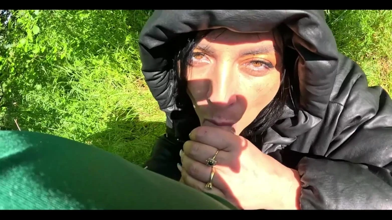MilfyCalla: Hot Outdoor Blowjob