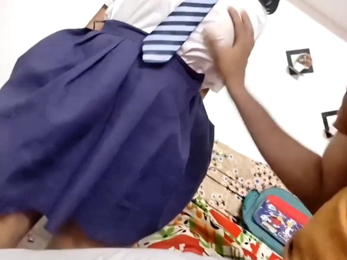 Hemant sarita: Profesorul a Futut-o Pe Elevă În Schimbul Trecerii Ei.