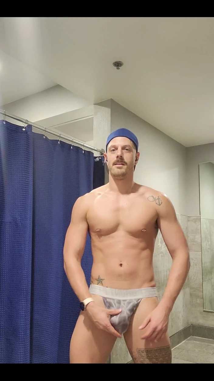 KingB8er: I Love Flexing and Showing off in the Locker Room!!...
