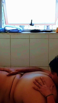 Het fru gillar stora, bara fans i slow motion