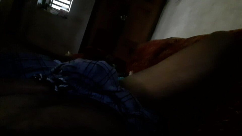 Wheyincognito: 18 jahre alt mit behaartem schwanz masturbiert