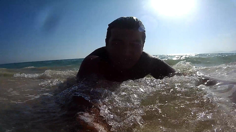 DreamStudioCouple: Berbogel di pantai