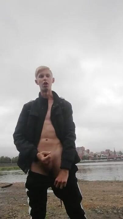 Dick Love Boys: Branlette sur la construction d'un remblai