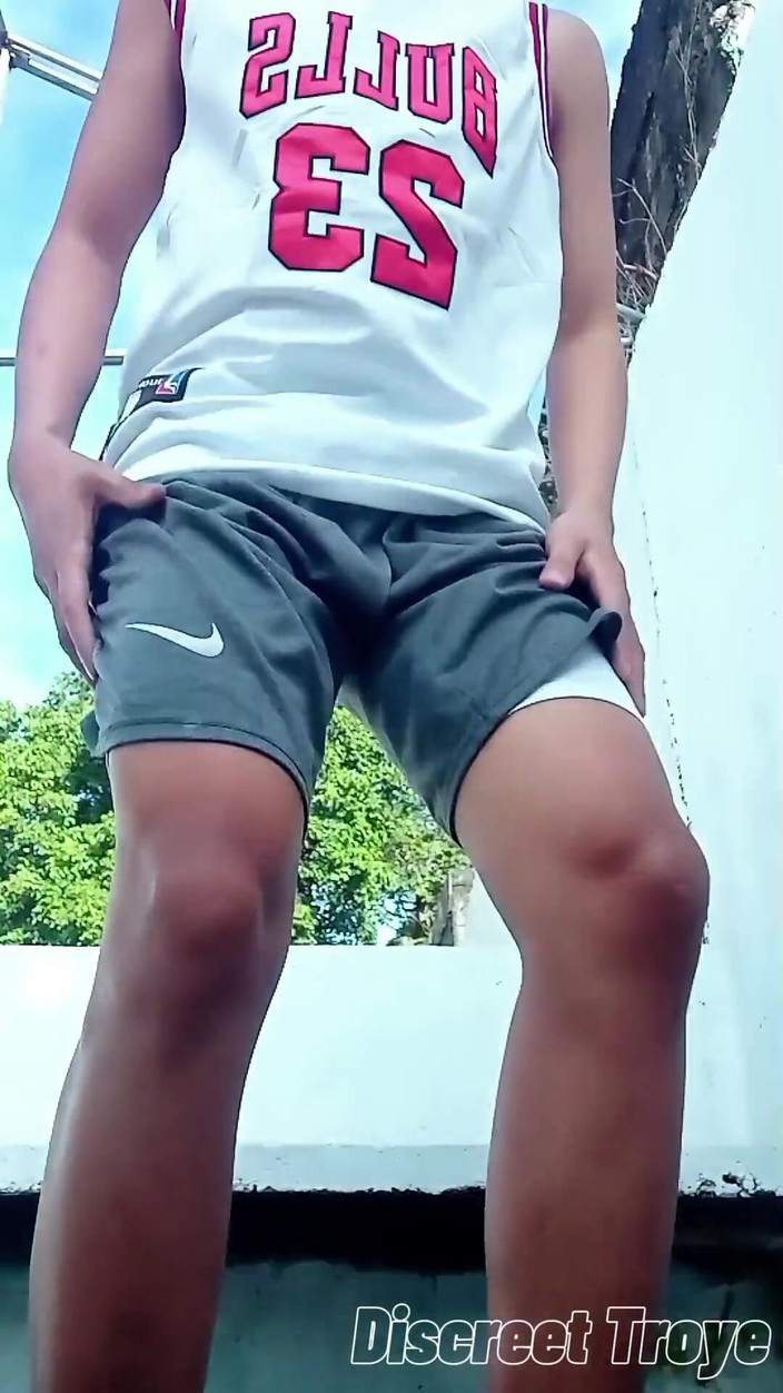 Troye_AsianPinoy: Asiatischer junge, masturbation im freien