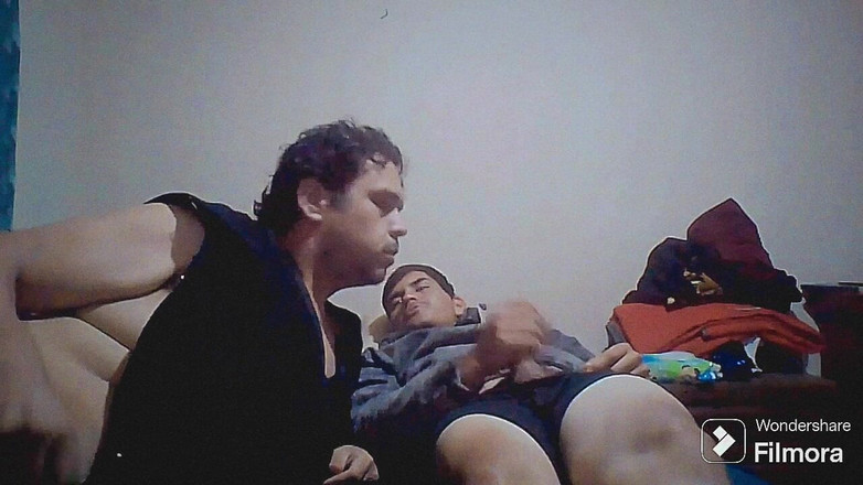 Tetto Michel: Mi Primo Hetero Se Calienta Y Lo Filmo En Secreto.