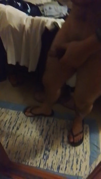 Todo Nu Em Frente Ao Espelho