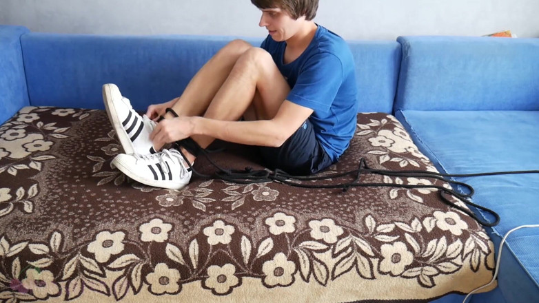 Ethan Alex: Amarrada Alex foi ordenhada e deixada em uma cama, depois...