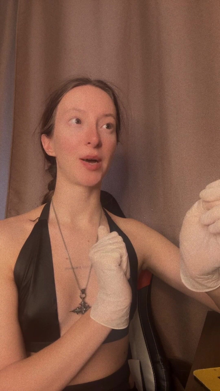 Skinny_lady69: Kontrola zadku