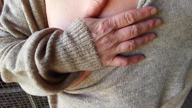 Bouncy Tits Action: Жесткое проникновение сисек только для развлечения