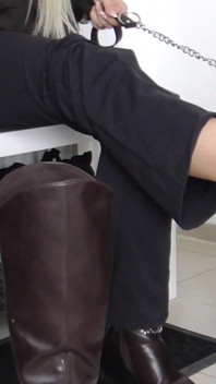 Serviço de escravo a pé quando voltar para casa!