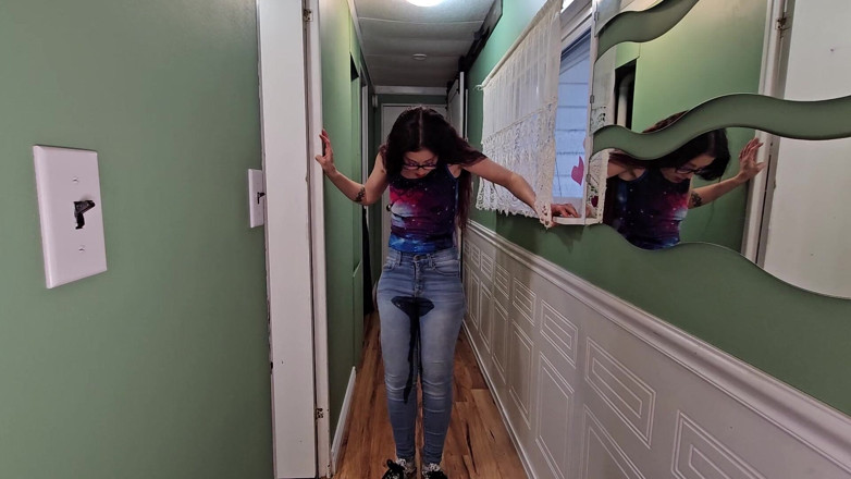 Nerdy_faery: Wetting My Jeans Makes Me Squirt