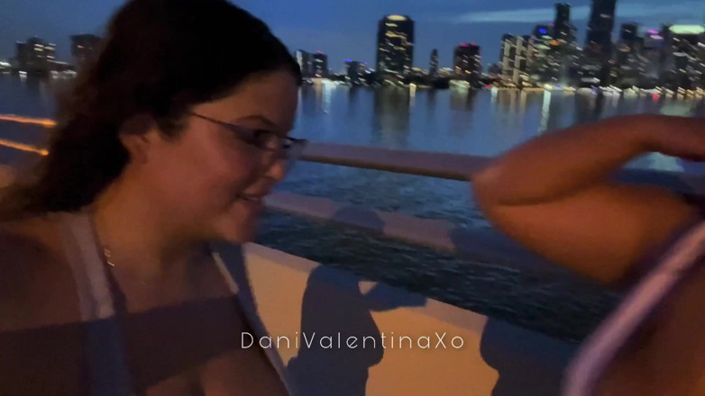 Dani Valentina: Public Action ou Vérité avec Jadynn Stone