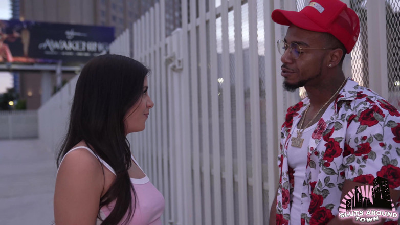 Sluts Around Town: Groupie Slut Gives up Pussy to Her Favorite Rapper