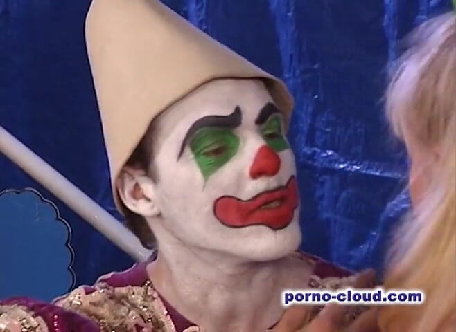 Porno Cloud: ตัวตลกเย็ดเก่งกว่า
