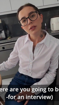 Ma demi-sœur allait aux entretiens, mais je lui ai déchiré le jean et les fesses !