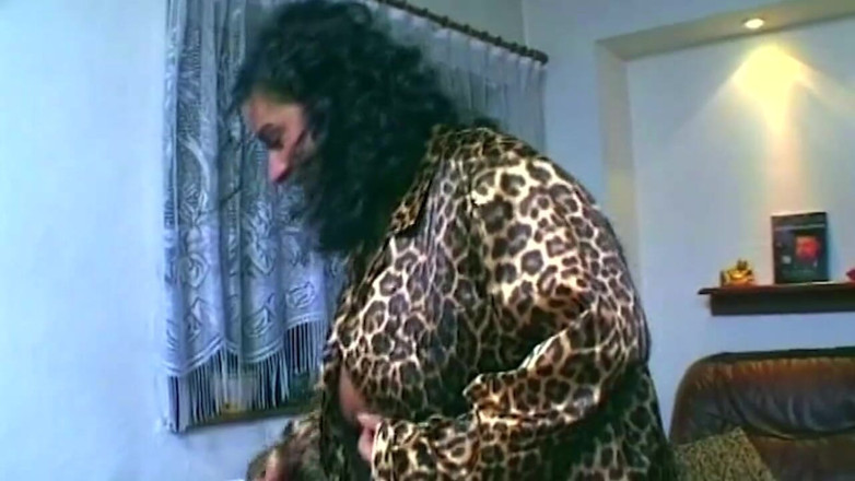XXXEROTICONLY: แม่น่าเย็ดหุ่นเป๊ะดูดและโดนใช้นิ้วในเย็ดที่บ้านสุดเหวี่ยง