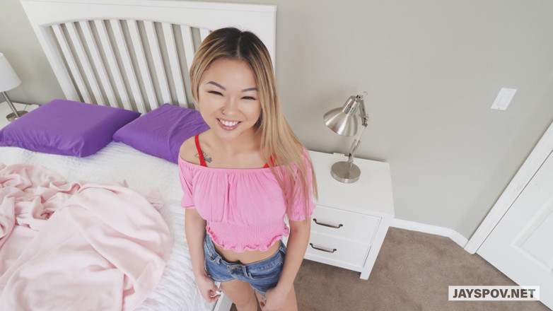 JAYS POV: 小さなアジアのティーン痴女Lu Lu Chu