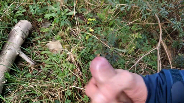 Elvissc: Le beau-père excité est parti en randonnée, quand il a...