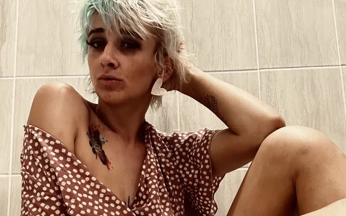 Amanda studio: I Can’t Keep My Hands Off Myself