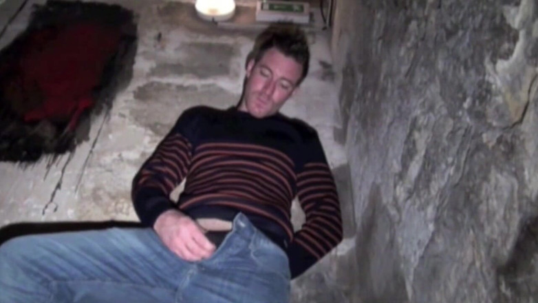 Discret Cruising sex: Discret straight boy fucking in basement disctet