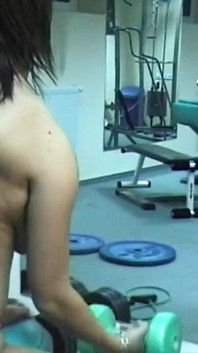 Kora kryk esercizio duro in palestra