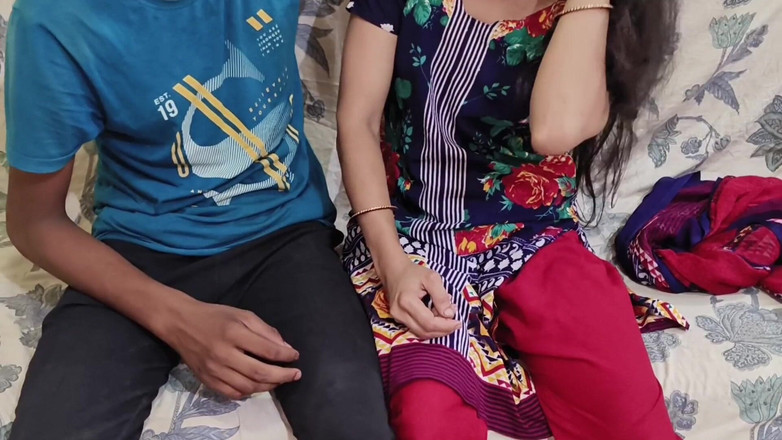 Your kavita bhabhi: Schimbarea hainelor merge greșit fiul vitreg este în aceeași cameră