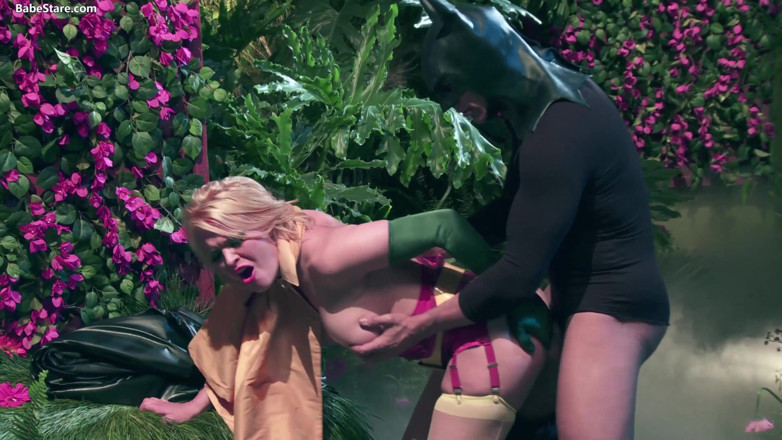 Babe Stare: Parodia velenosa ivy: le ragazze sexy in costumi hanno un'orgia