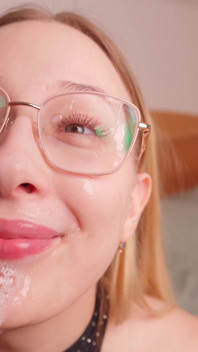 4Kがピンクの膣を様々な体位とフェイシャルでセックス