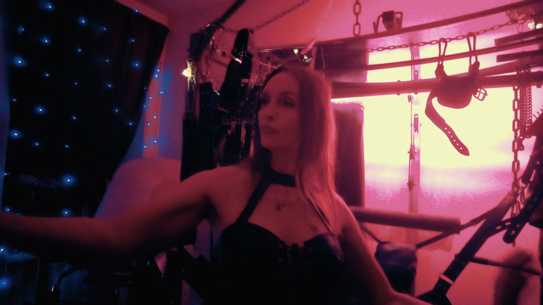 Eva Latexxx: Hot Fetish Leather Big Ass Mistress Eva Latex BDSM Solo...