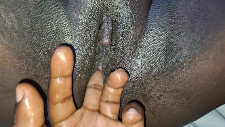 BMCs: Aku lagi asik fingering memek bejatku sampai muncrat