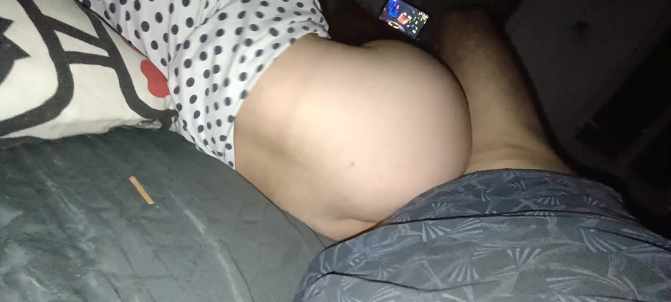 Ionut899: Bố kế đụ tôi trên TV trên lưng và để bạn đi