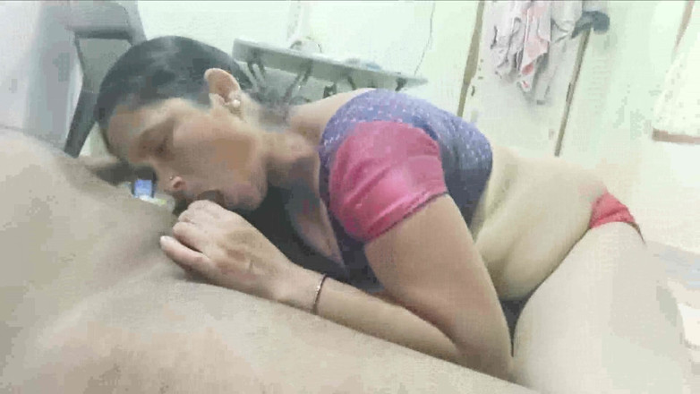 Sexy sindu: Bonita village esposa chupando pau boquete