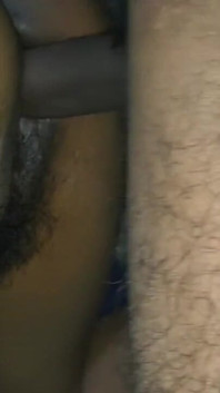 Bhabhi는 방에 불려서 따먹었어