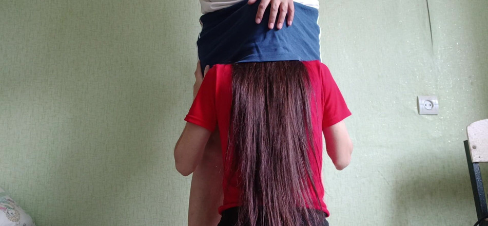 Lesbian-illusion: मेरी शर्मीली पड़ोसन बिना पूछे मेरी स्कर्ट के नीचे चढ़ गई, लेकिन मुझे यह पसंद आया