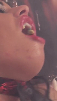 Hot chick fucks blondie