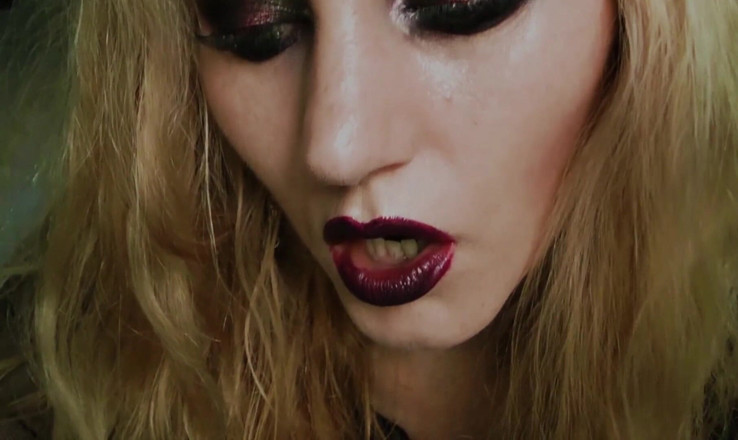 Goddess Celine: Vtlačen do mého nylonového podání