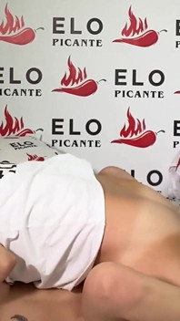 Prsatá blonďatá latina Gatita Veve ošukaná Elo Picantem