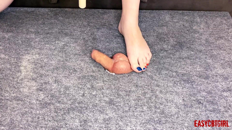 AnnyCandyPainboy: Bà chủ nhỏ giọt sáp nóng bỏng trên con cặc...