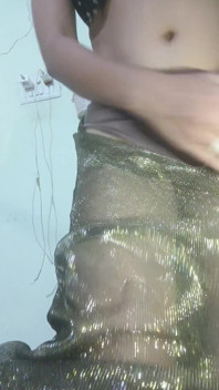 Sâni indieni care arată videoclipuri porno cu satisfacție completă
