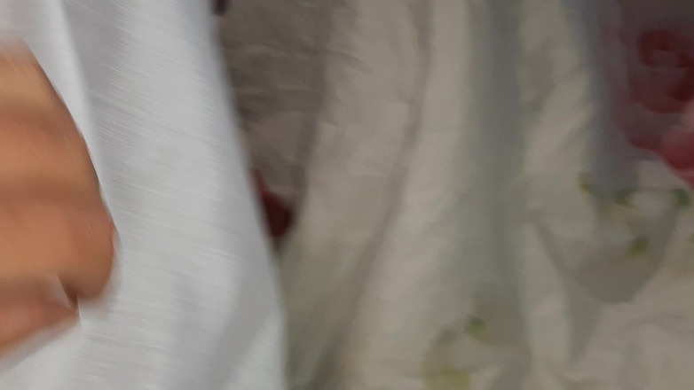 Lesbian-candys: 我们害羞的室友用舔阴把我们叫醒，惊喜三人行