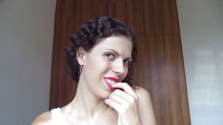 TheoryOfSex: Obličej a pusa fetiš - něžná obryně Julia V Earth